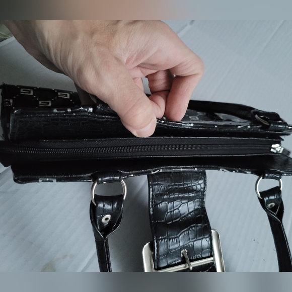 Charkorn Black Magnetic Clasps Handbag Made in Thailand - Picture 8 of 13